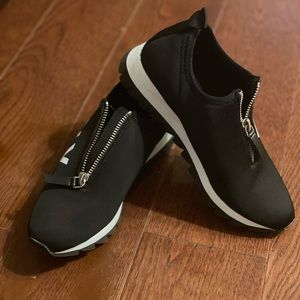 DKNY Women Sneakers 5.5